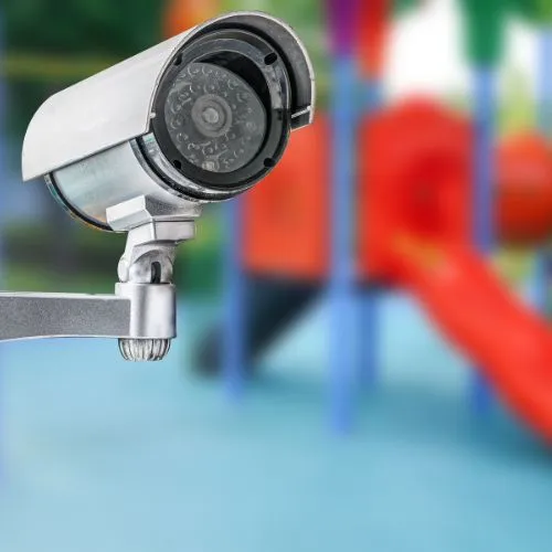 Sistema de videovigilancia en una escuela para seguridad estudiantil
